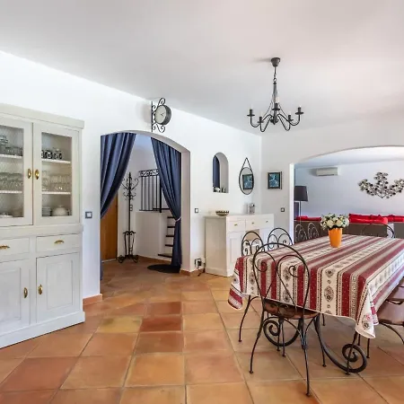 Villa Les Suves 2 *